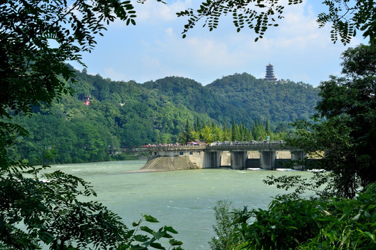 都江堰鱼嘴河闸