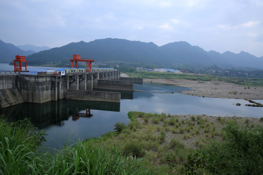 抱子石水电站水利工程 大坝雄姿