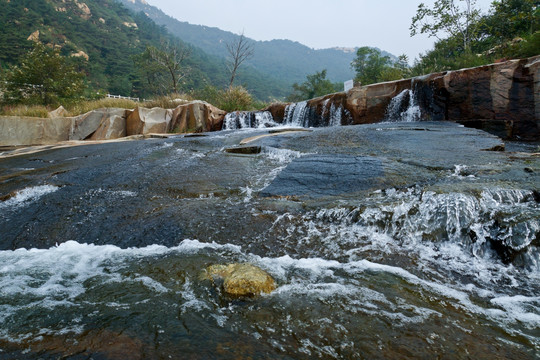 泰山桃花峪风光