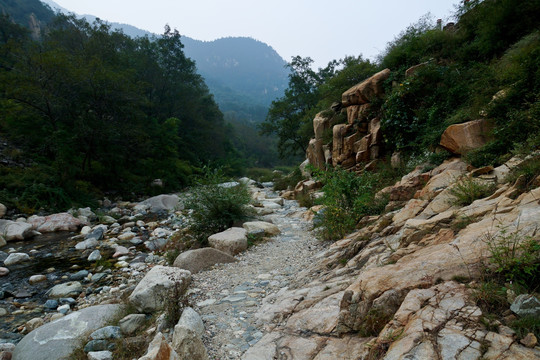 泰山桃花峪风光