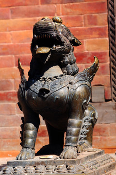 巴德岗杜巴广场神兽雕像