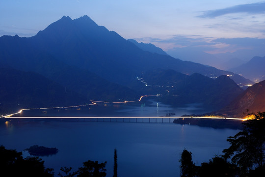 都江堰紫坪铺夜景