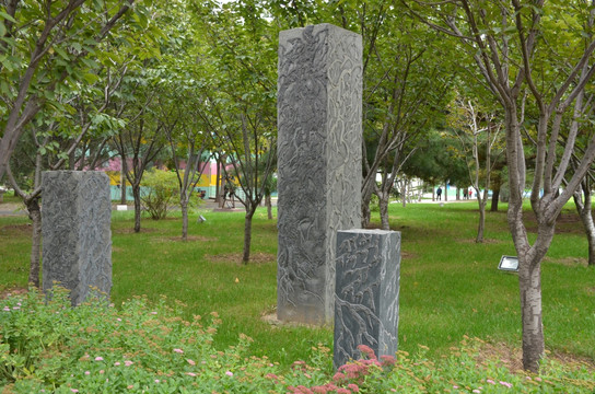 柱 雕塑