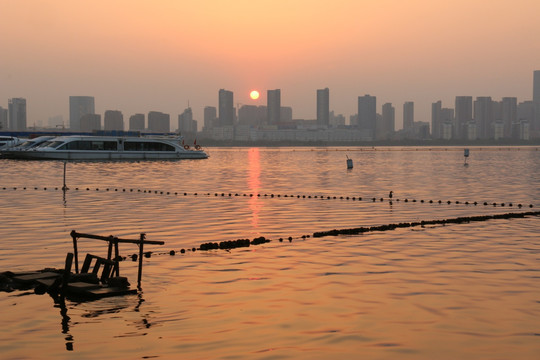 沙湖日落景色