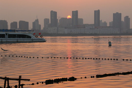 沙湖日落景色