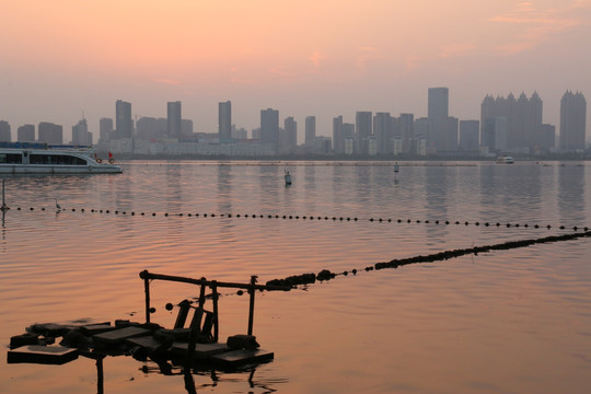 沙湖日落景色