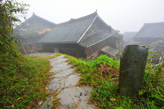 石板路