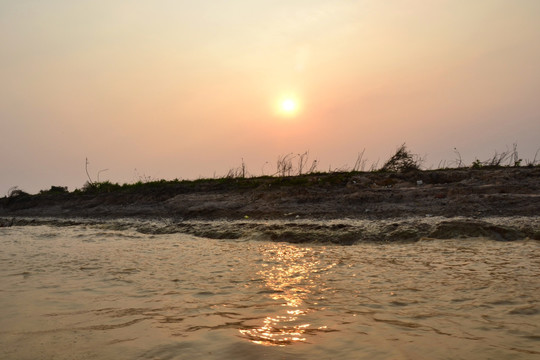柬埔寨洞里萨河