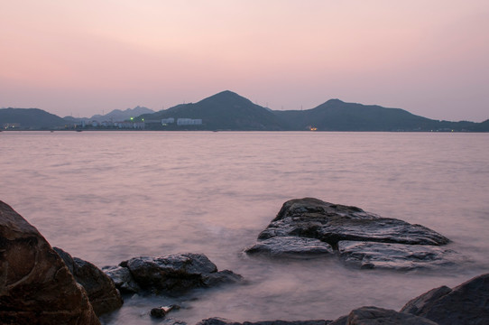 渔港的早晨 码头 海边礁石