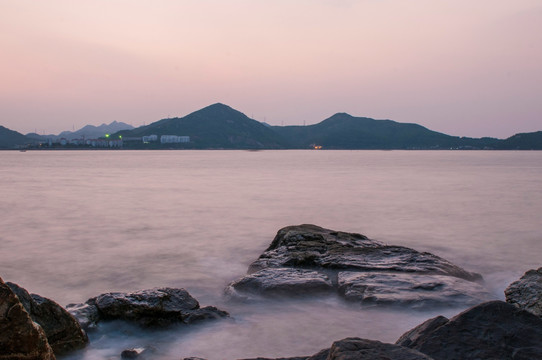 渔港的早晨 码头 海边礁石