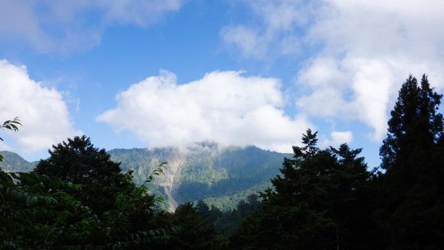 白云缭绕阿里山