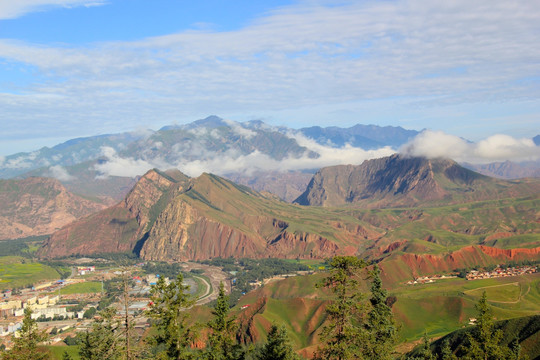 丹霞地貌青海卓尔山风景区