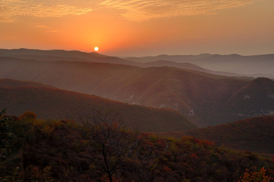 太行山日出