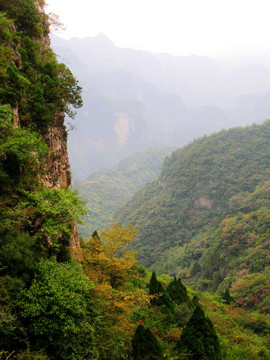 河南焦作云台山青龙峡沟壑峭壁