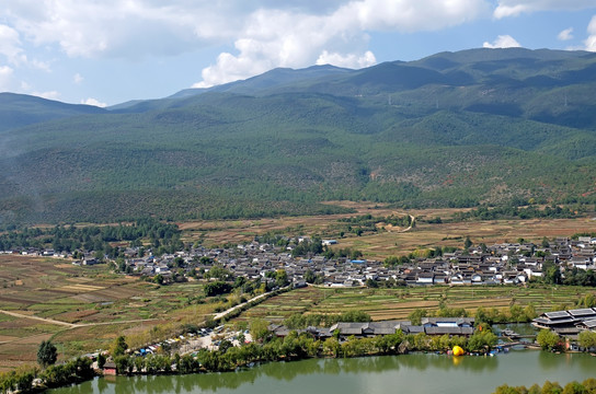 丽江观音峡景区民居风景