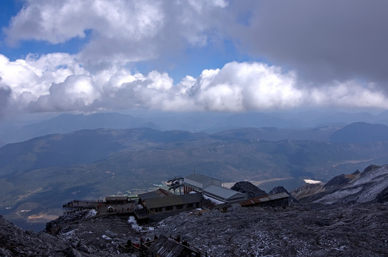 丽江玉龙雪山山顶观景平台全景