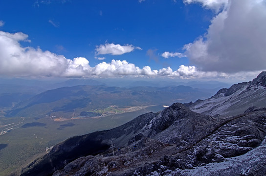 丽江玉龙雪山山顶鸟瞰全景