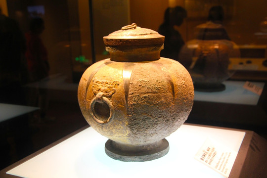 秦代古文物陶器