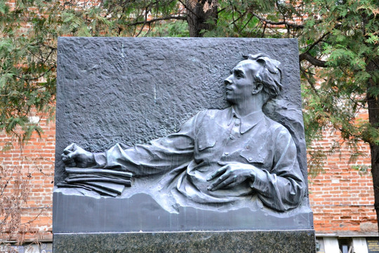 苏联作家奥斯特洛夫斯基之墓