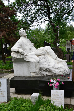 夏里亚宾之墓 雕塑