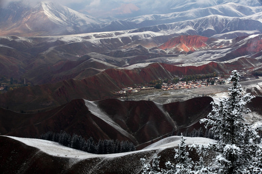 卓尔山 红色砂岩 砾岩