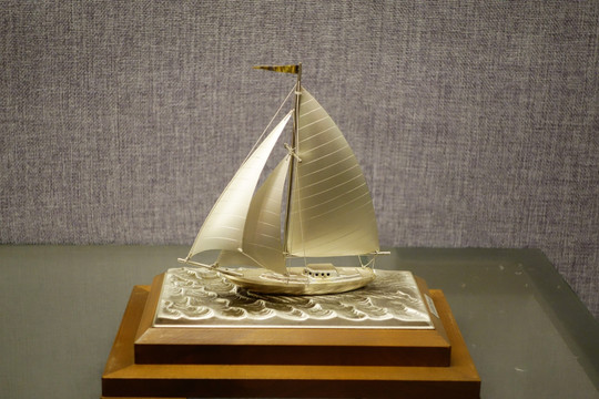 银单桅帆船模型