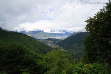 西藏林芝尼羊河风光