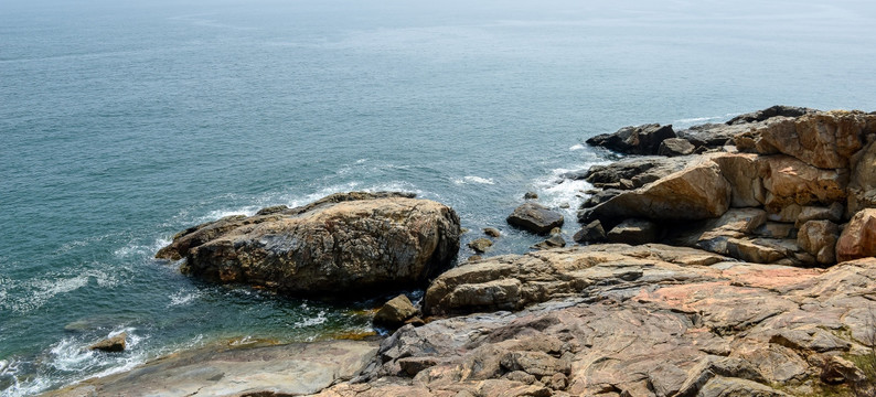 海陵岛海边礁石