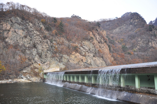 大坝 河堤 水库 水墨 风格