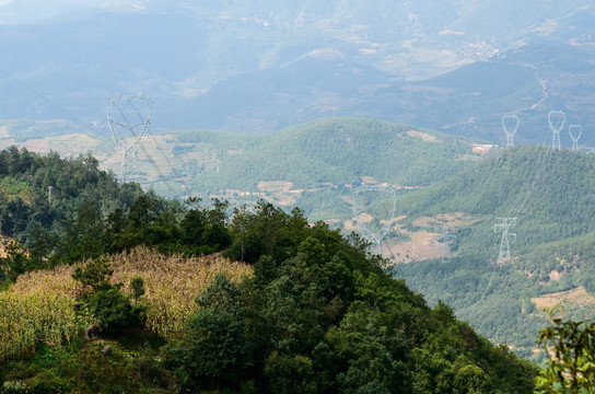 山地输电塔