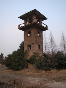 徐汇滨江边的碉堡