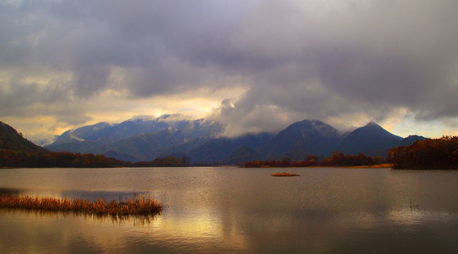 神龙架大九湖 山水景区 金秋