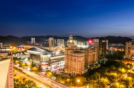 黄龙体育馆夜景