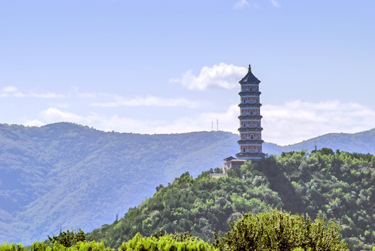 北京西山 玉峰塔