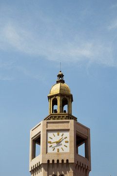 西式穹顶与钟楼