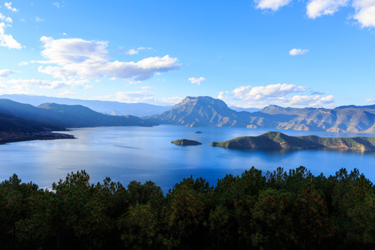 泸沽湖全景