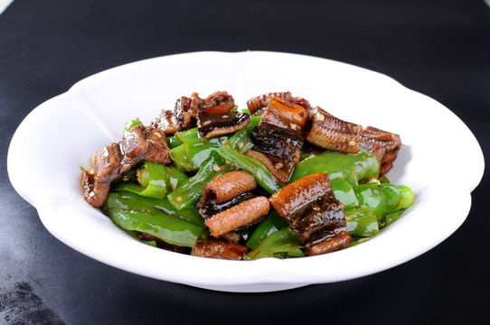 拍辣椒炒鱔魚