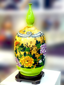 彩色鎏金花瓶