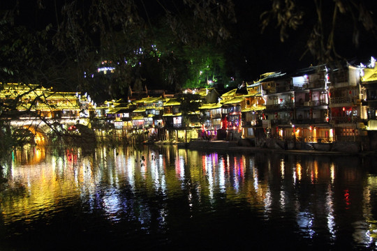 苗族建筑湘西凤凰古城夜景