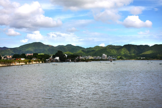 山坡海景