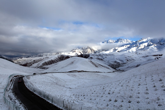 卓尔山雪景