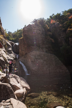 青岛北九水景区 竖片 太阳