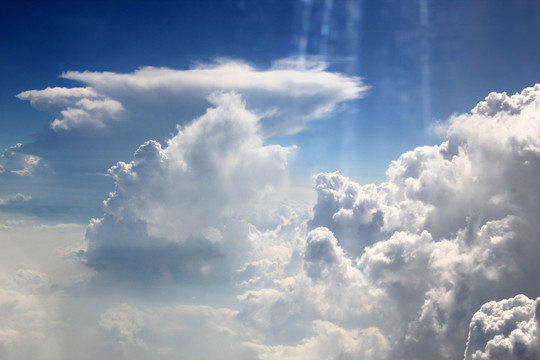 天空波涛汹涌梦幻仙境白云云朵