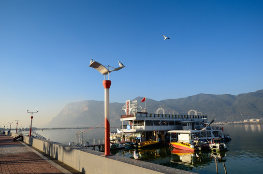 滇池海鸥大坝