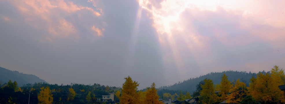 高山光影