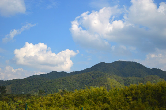 山景蓝天白云