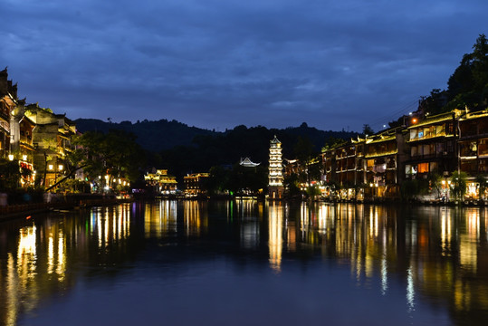 沱江夜景