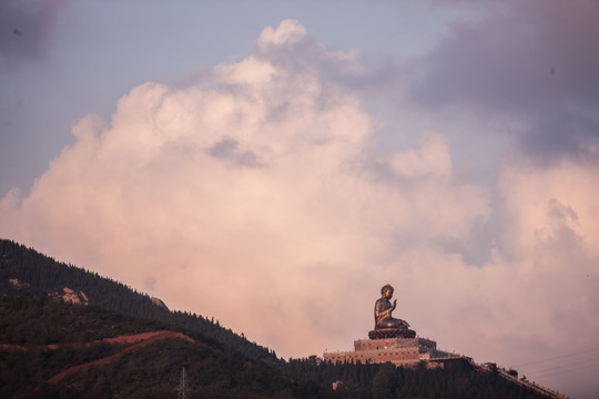 南山大佛 积雨云 坐佛 铜佛像