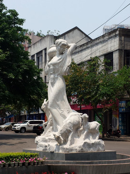 自贡牧羊女雕塑