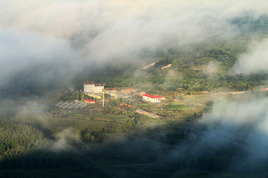 云雾山村